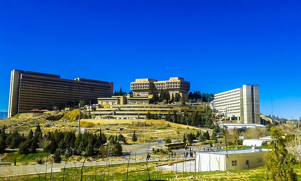 محوطه دانشگاه شیراز